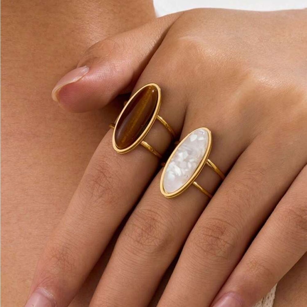White Oval Ring #1748